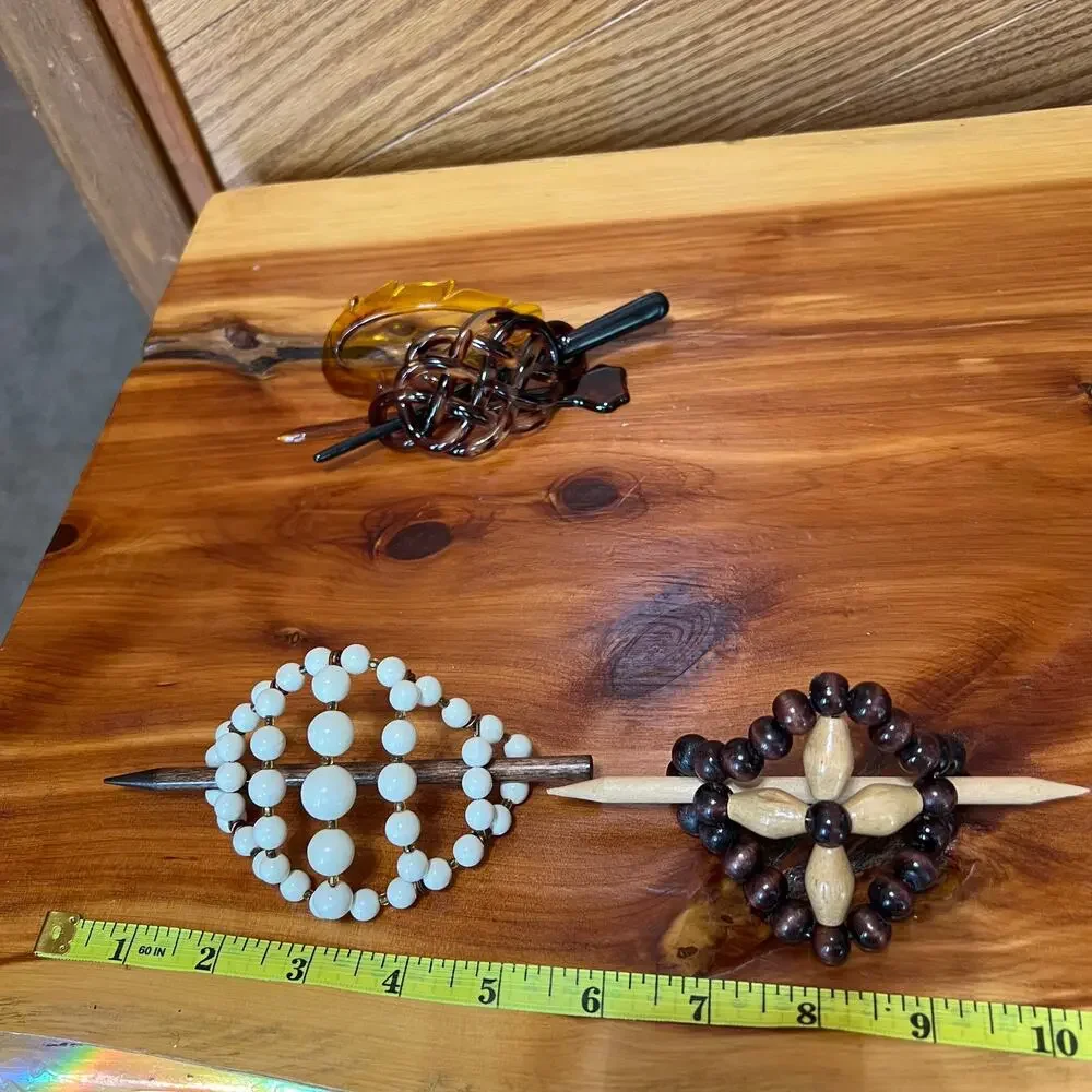 Vintage Chignon‎ Wooden Plastic Beaded Stick Bun Holders Leaf MCM Long Hair